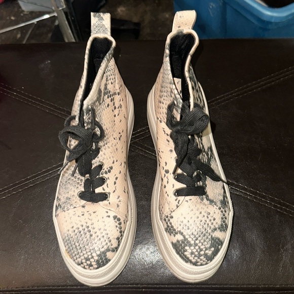 Madden Girl High Tops, Beige Black, Reptile Pattern, Size 7.5 - Picture 1 of 6